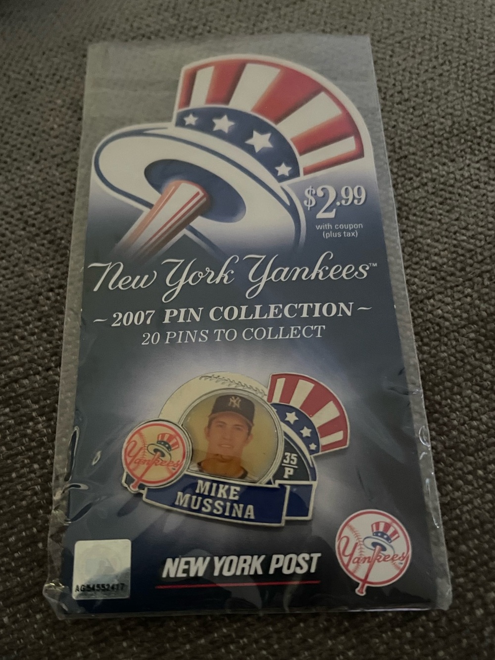 New York Yankees 2007 Pin Collection Mike Mussina Pin - Navy Blue & Red